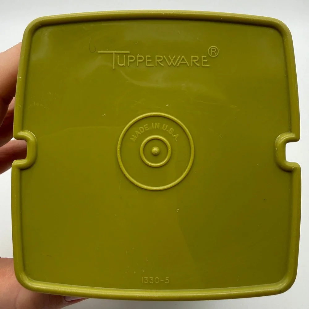 Tupperware vintage avocado